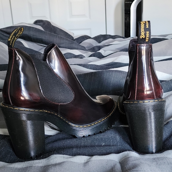 HURSTON WOMEN'S ARCADIA LEATHER HEELED CHELSEA BOOTS - Picture 2 of 4